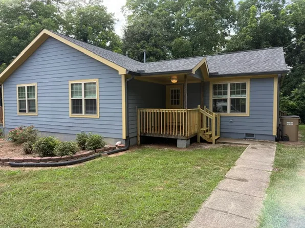 182 W Jefferson St, Hoschton, GA 30548