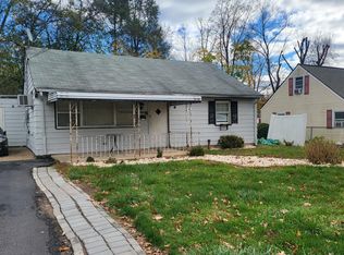 8 Dixfield Ave, Ewing, NJ 08618