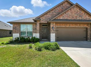 3443 Eloise Ln, Krum, TX 76249