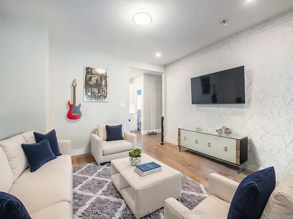 76 Grey St, Brantford, ON N3T 2T5