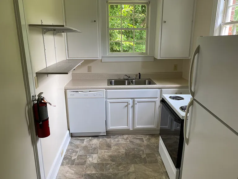 2518 Preston St — Photo 5