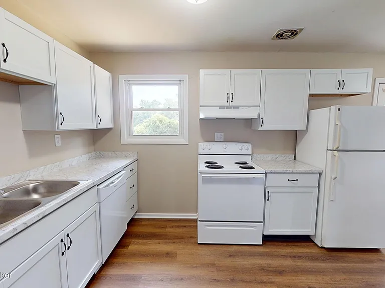9907 Robsion Rd — Photo 8
