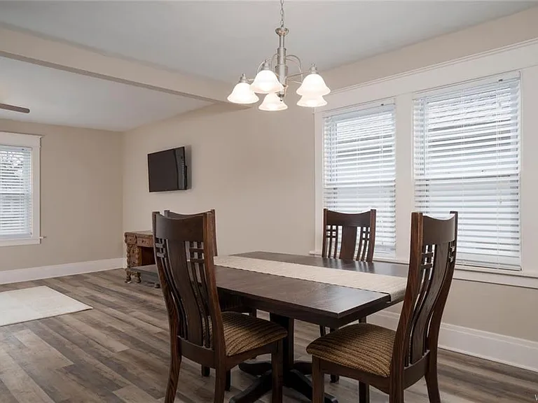 332 Commonwealth Ave — Photo 2