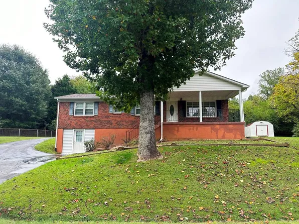 6010 Fox Trl, Danville, VA 24540