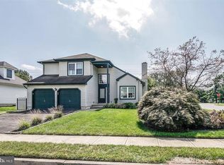 2 London Rd, Burlington, NJ 08016