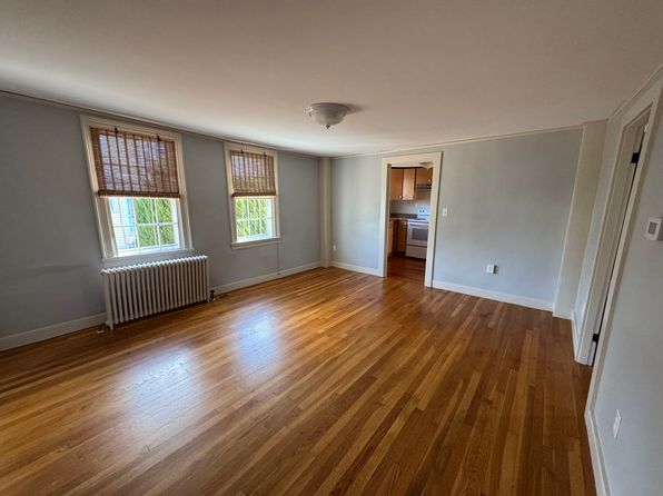 (undisclosed Address), Warren, RI 02885