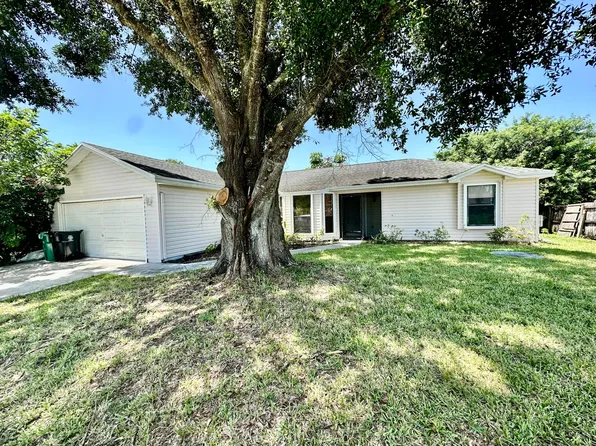 1258 SW Cynthia Street, Port St Lucie, FL 34983