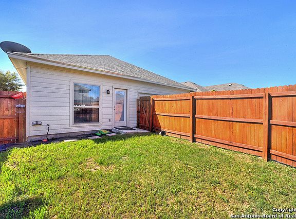 2nd image of 2115 Minnow Ln