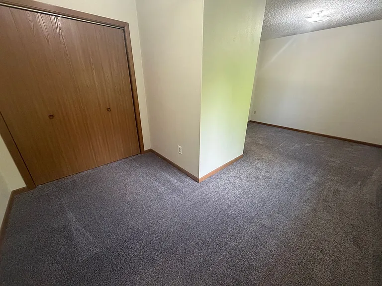 942 Elmwood Ave — Photo 12