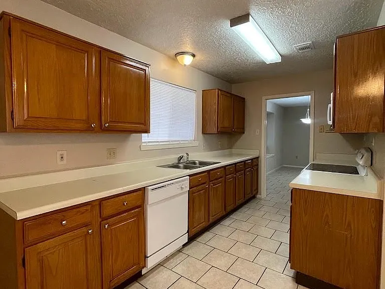 2126 Collingsfield Dr — Photo 11