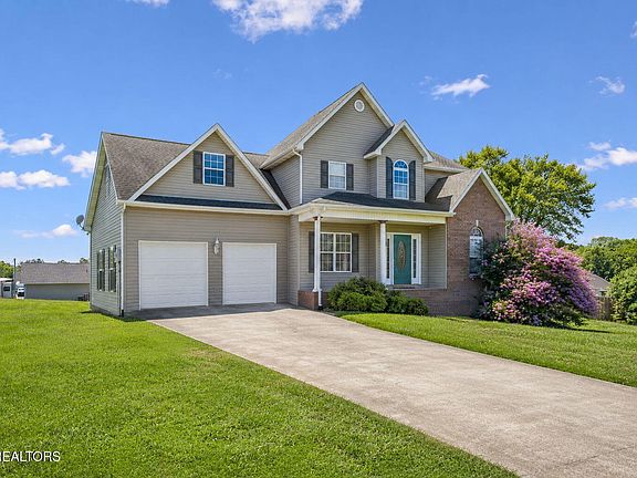 2nd image of 3135 Blueberry Dr