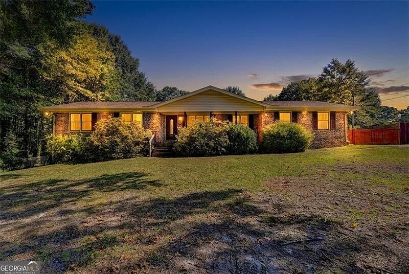 1st image of 2926 Elizabeth Ln