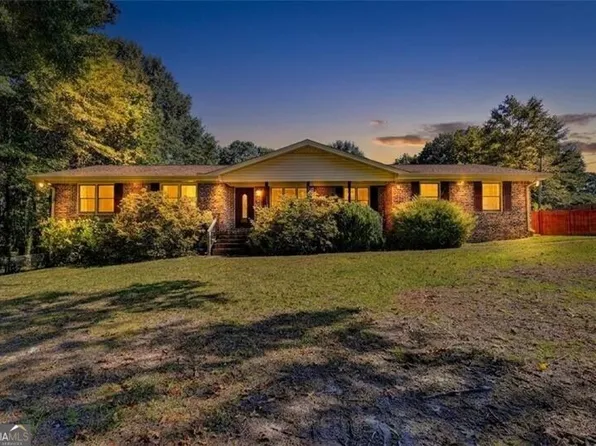 2926 Elizabeth Ln, Snellville, GA 30078