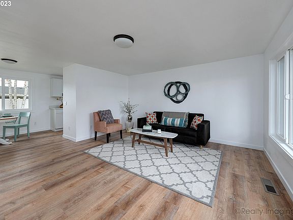 3rd image of 1720 SE 52nd Ave