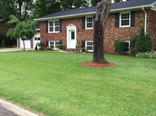 7666 Pamela Ln, Newburgh, IN 47630