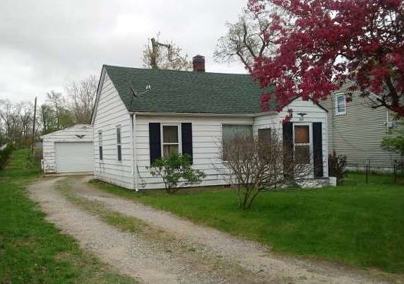 2nd image of 2203 Bicknell St