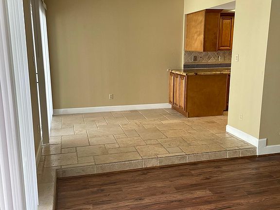 4th image of 5222 S Deborah Dr