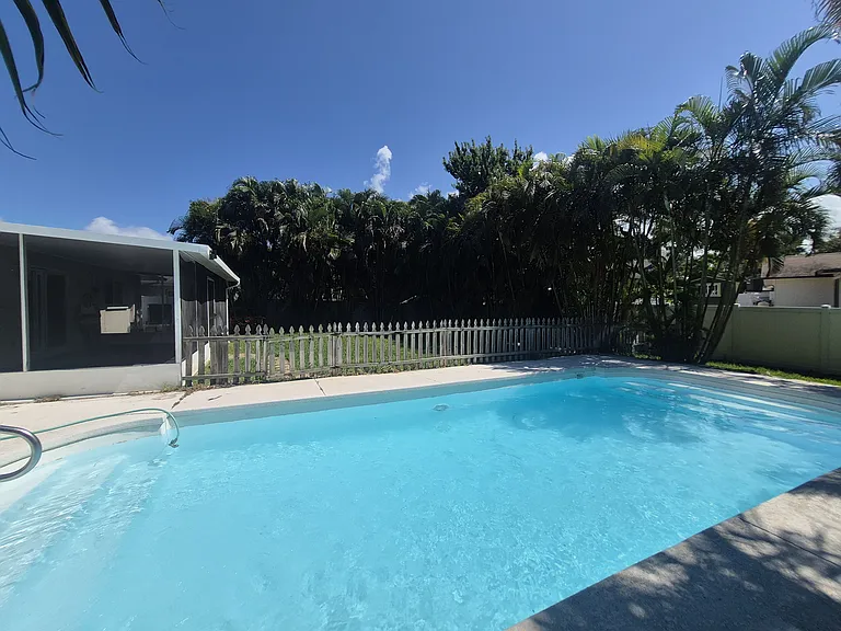 6119 Tanglewood Dr NE — Photo 14