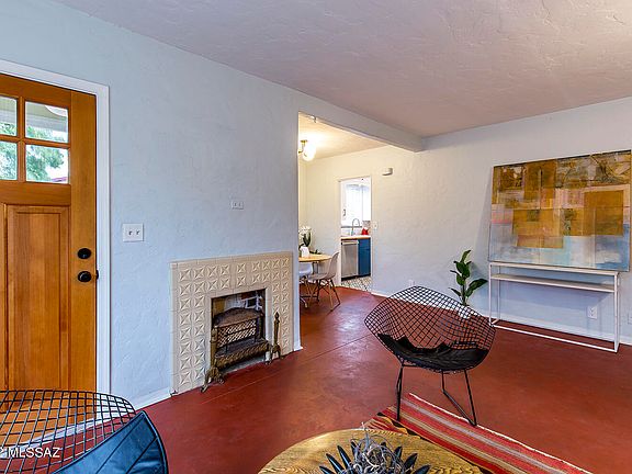 4th image of 2921 E Linden St