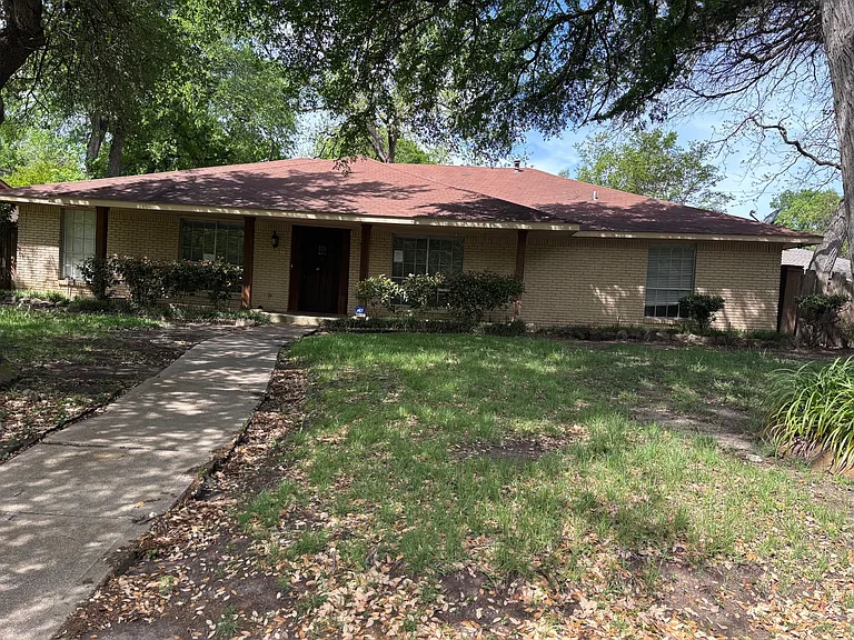 3764 Kiest Valley Pkwy — Photo 1