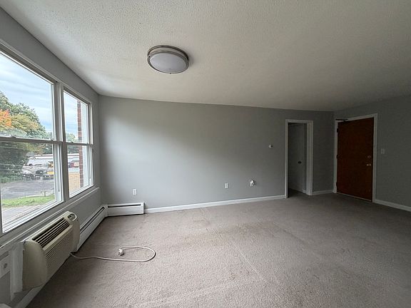 4th image of 138 Store Ave #4J