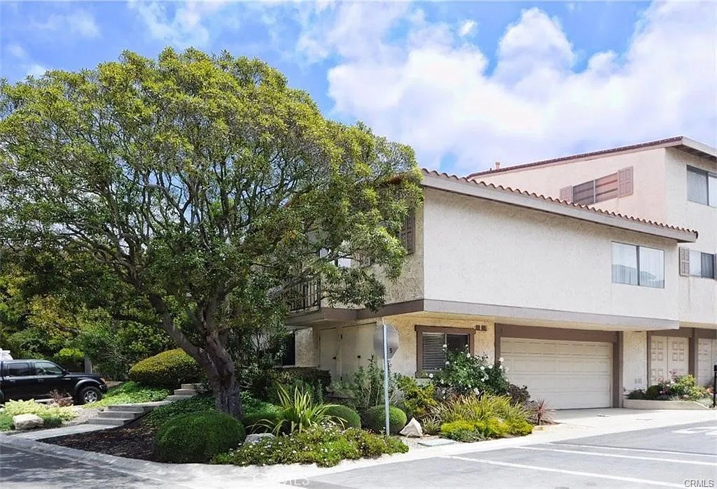 3 bed, 1745 sqft, $4,850 — Photo 1