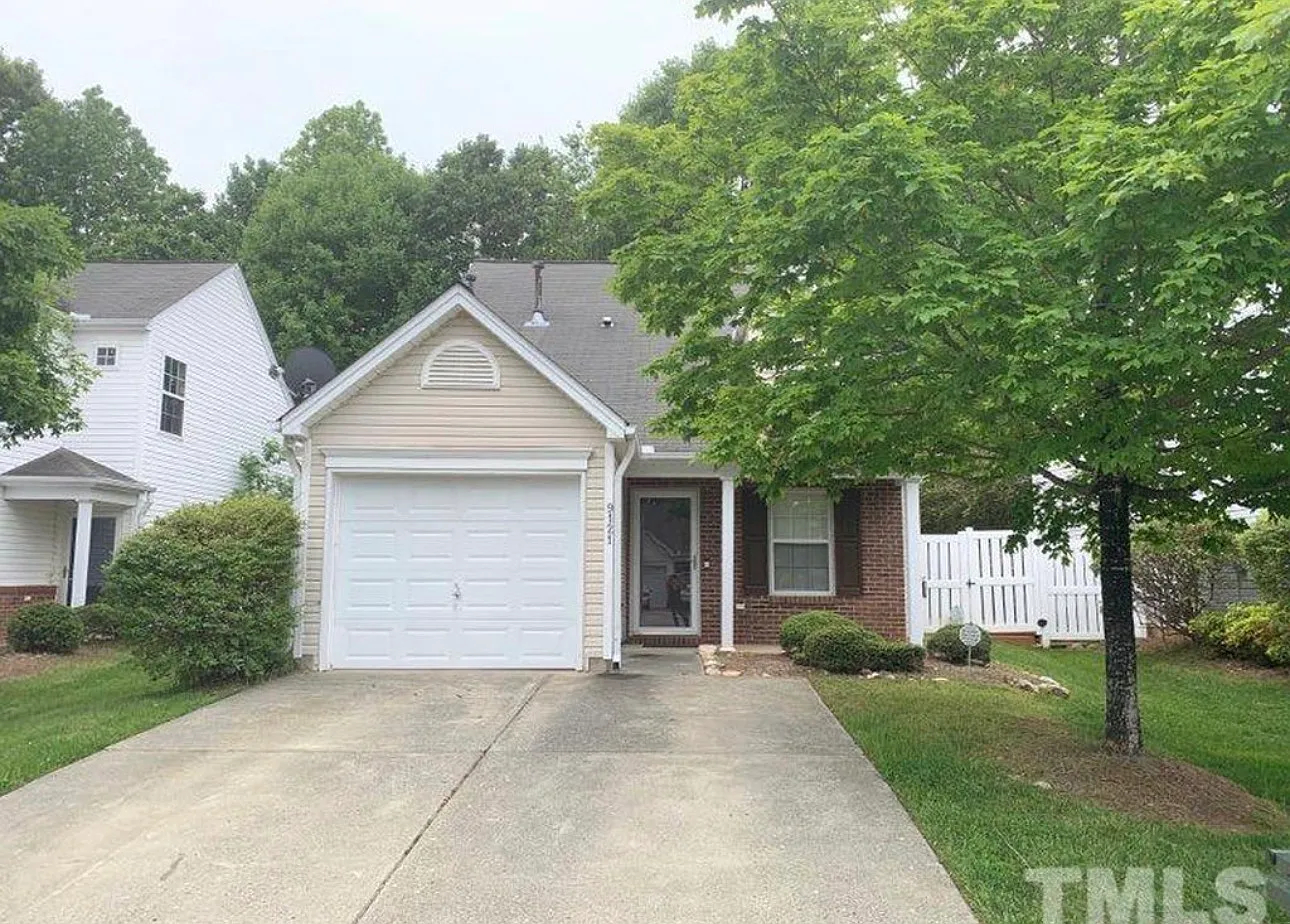 3 bed, 1210 sqft, $1,850 — Photo 1