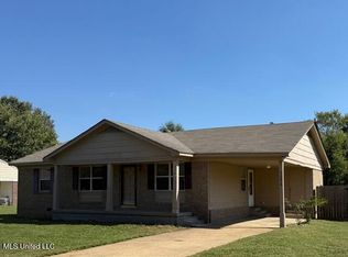 7294 Mallard Creek Dr, Horn Lake, MS 38637