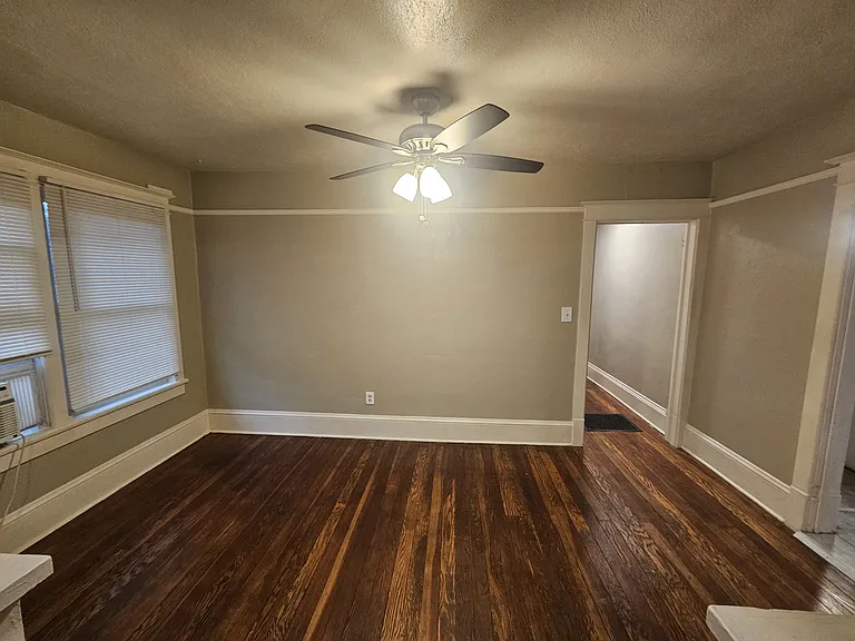 2840 Benton St — Photo 5