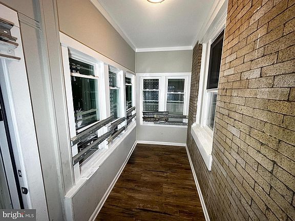 3rd image of 4661 James St