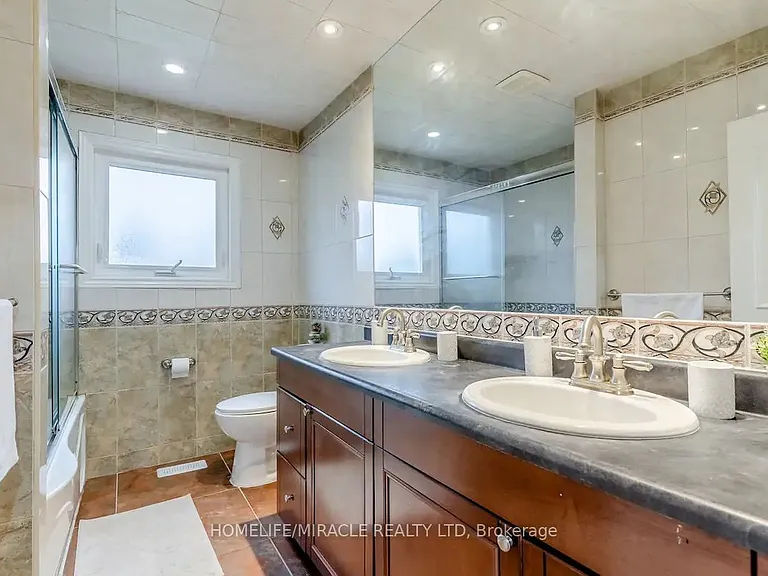 10690 Trafalgar Rd — Photo 12