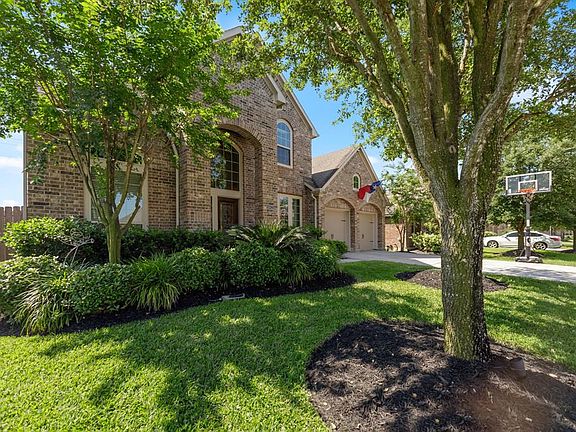 2nd image of 10422 Kingston Creek Ln