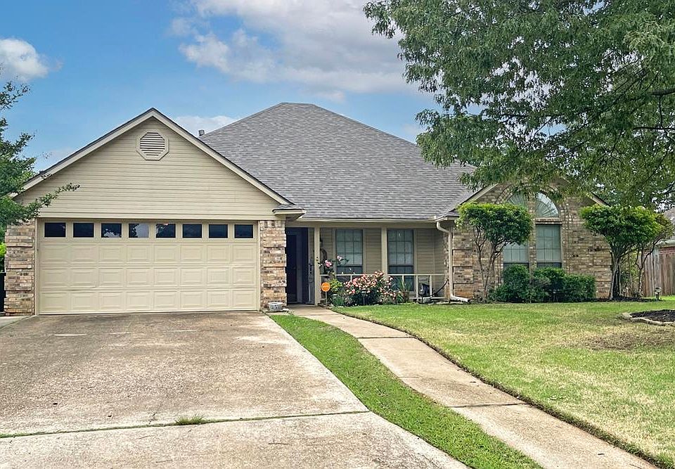 1st image of 5814 Forest Bend Ln