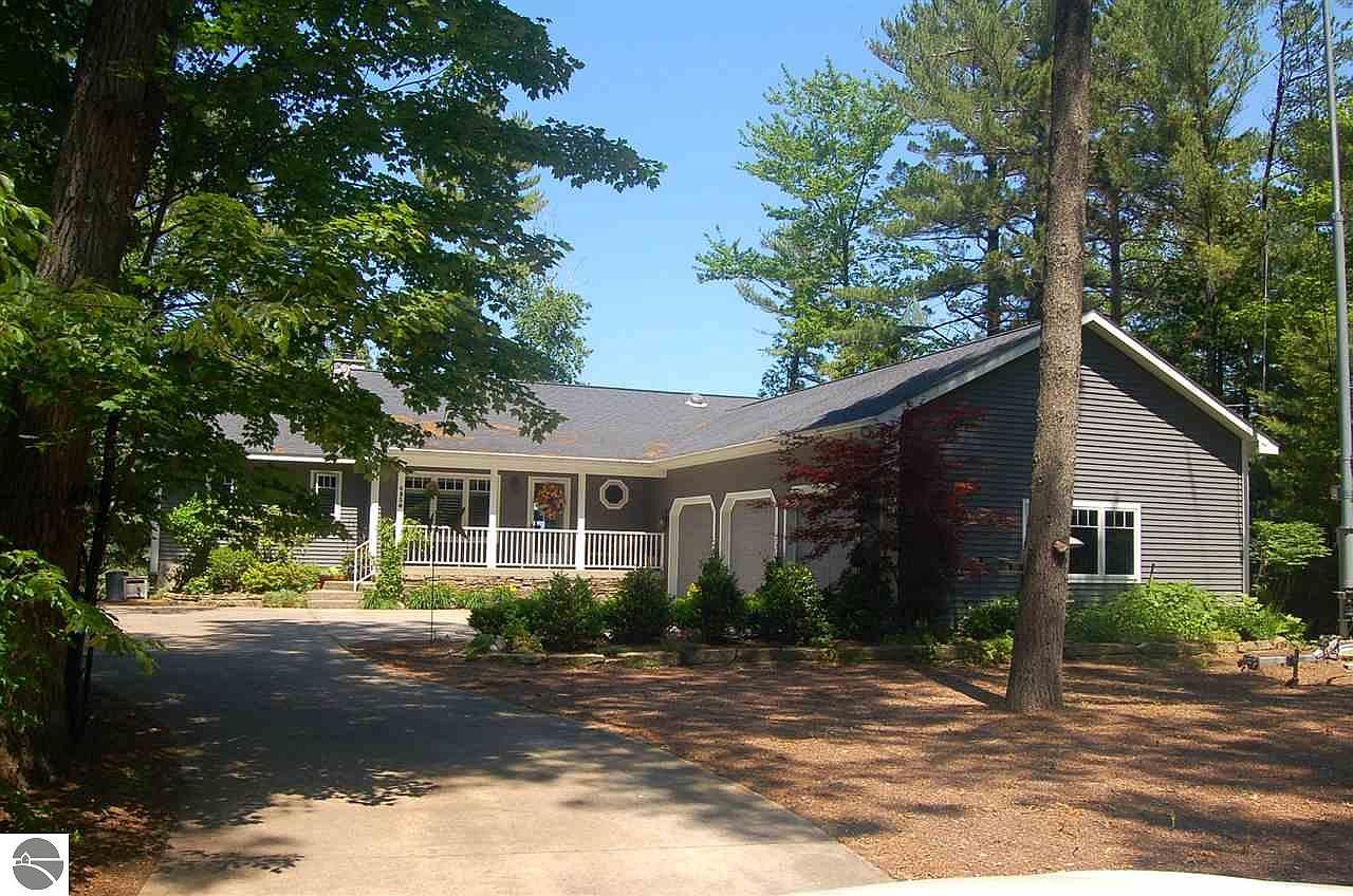 6524 Crystal Beach Rd NW, Rapid City, MI 49676 Zillow