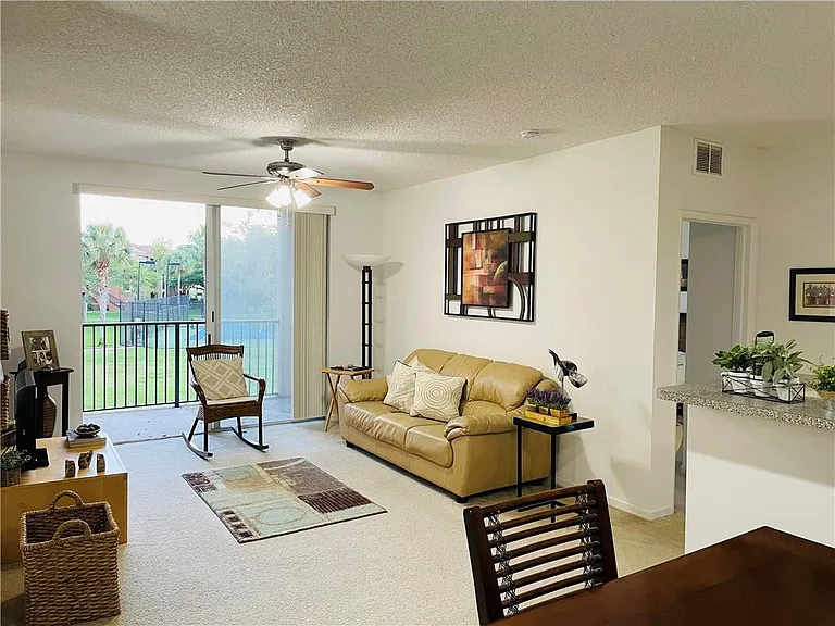 8020 N Nob Hill Rd #206 — Photo 5