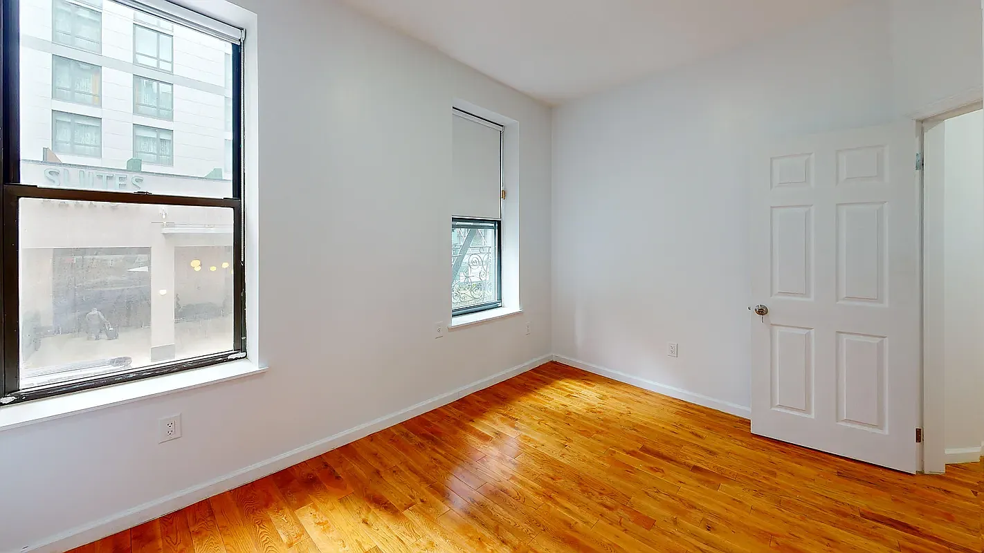 139 West 28th Street — Photo 2