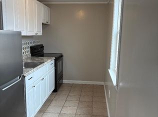 314 E Main St #2R, Fall River, MA 02724