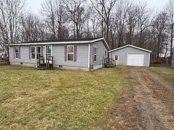 466 Richard St, Quincy, MI 49082