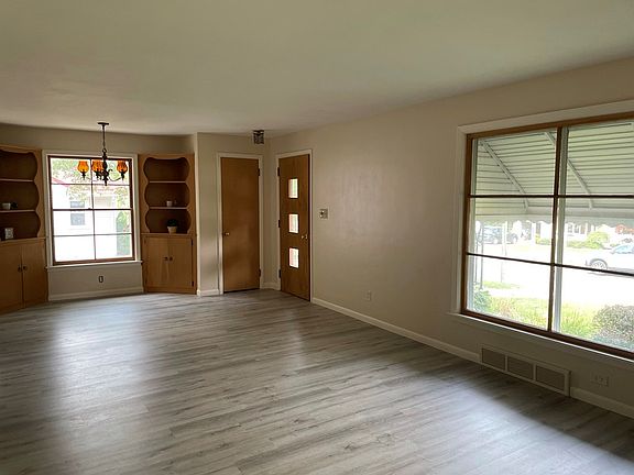 4th image of 930 Hale Ave
