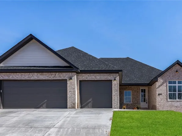 408 Ardie Martin St, Tontitown, AR 72762