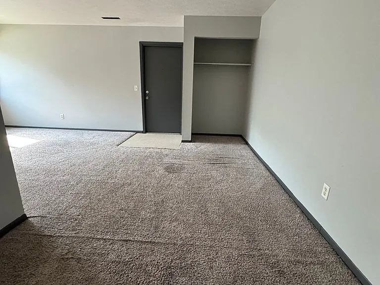 7104 Hillandale Rd — Photo 5