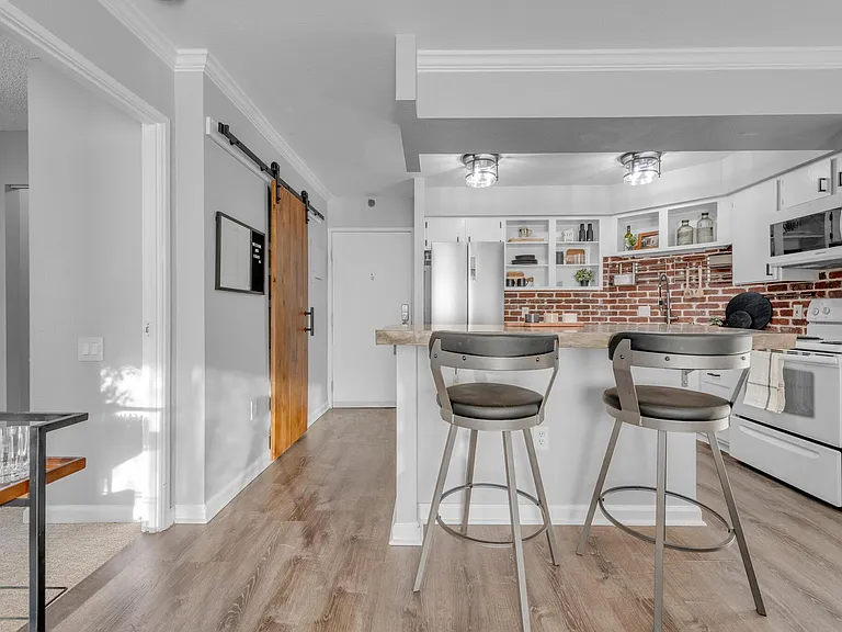 1301 N Speer Blvd #302 — Photo 11
