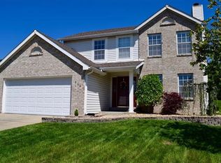 902 Claybend Dr, Ballwin, MO 63011