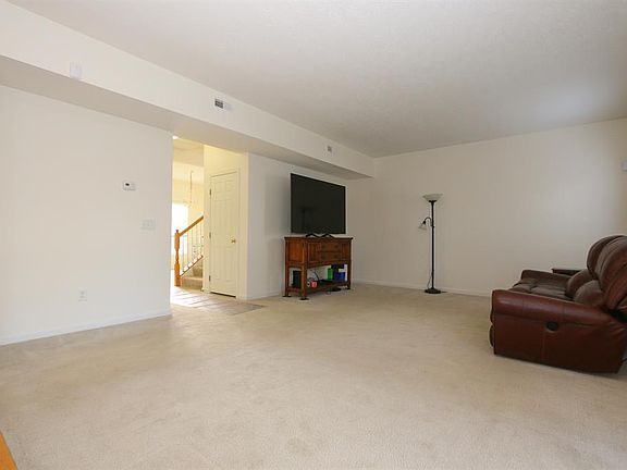 4th image of 6921 Erie Dr