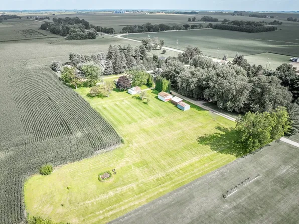 12200 Clark St, Forreston, IL 61030