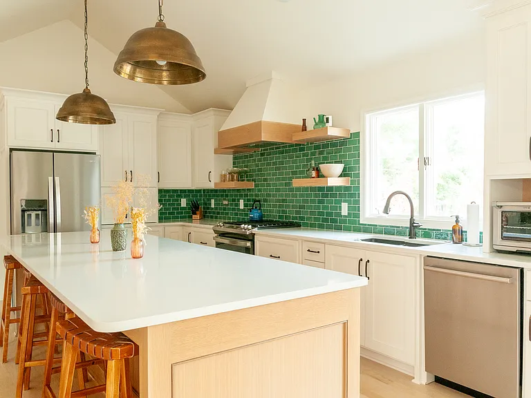 661 Bay Point Dr — Photo 32