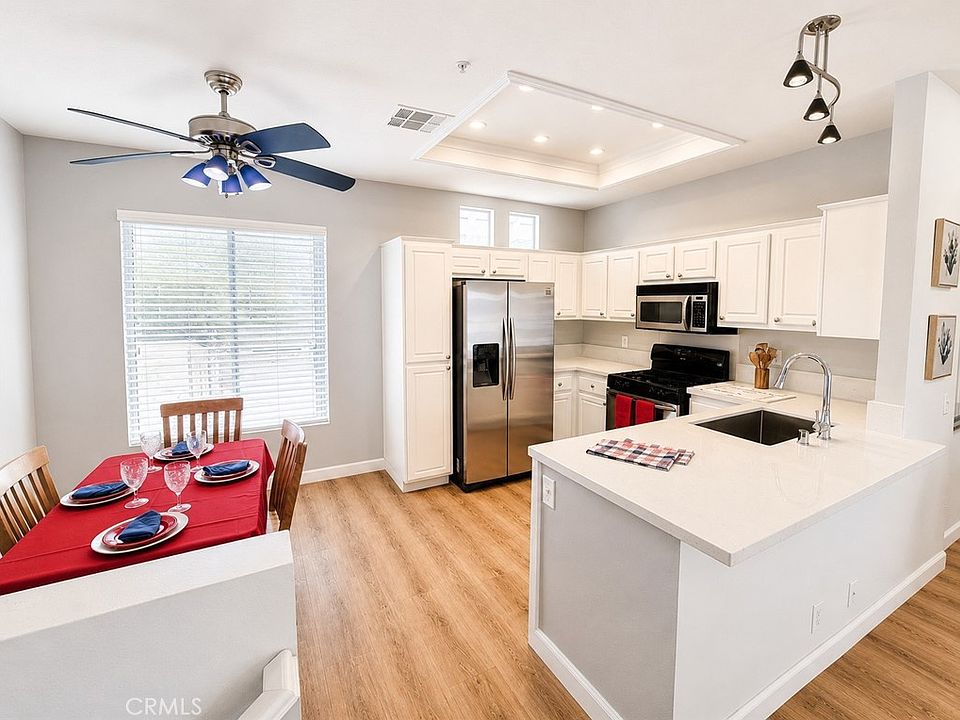1st image of 73 Breakers Ln