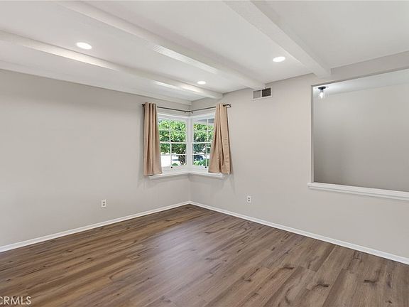 4th image of 10852 Kloiber St