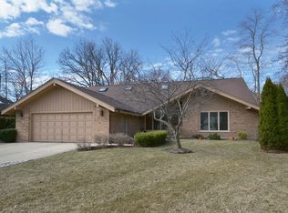 2451 Chas Dr, Arlington Heights, IL 60008