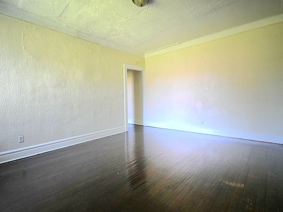 2nd image of 148 Chancellor Ave APT B7